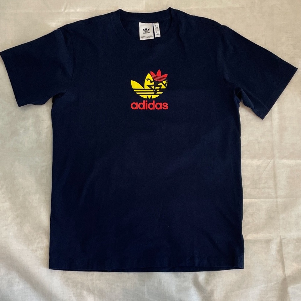 adidas Activewear Navy Blue Men’s Tee Yellow and Red Logo Medium